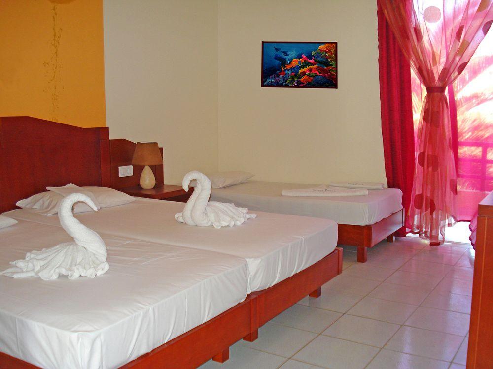 Silver Beach Hotel Paralia Kourna Buitenkant foto