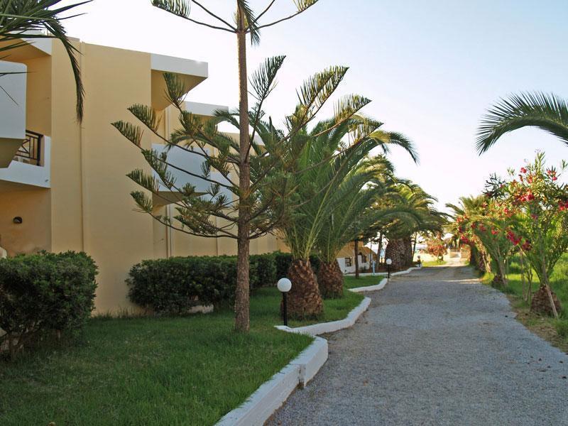 Silver Beach Hotel Paralia Kourna Buitenkant foto