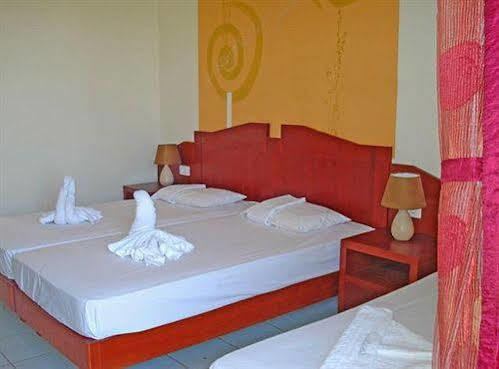 Silver Beach Hotel Paralia Kourna Buitenkant foto