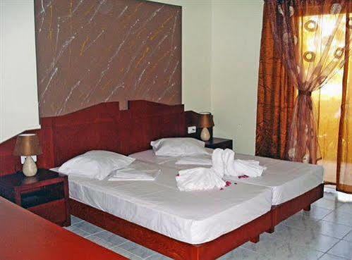 Silver Beach Hotel Paralia Kourna Buitenkant foto